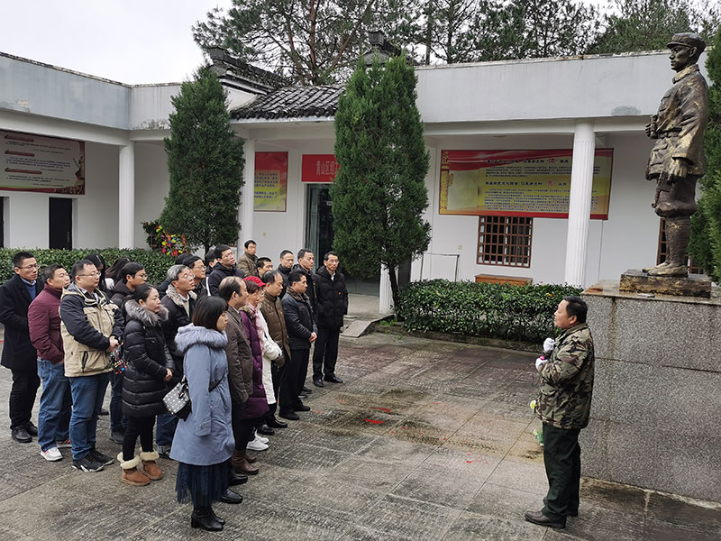屯溪區(qū)委辦黨支部、屯溪城建投公司黨支部聯(lián)合開展主題黨日共建活動(dòng)