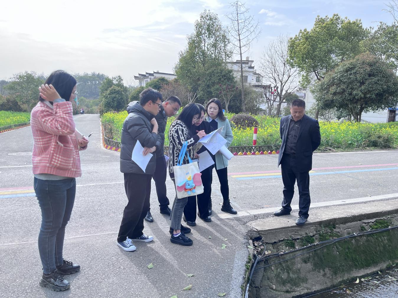 深入鳳霞走訪調(diào)研，助推基金小村項目