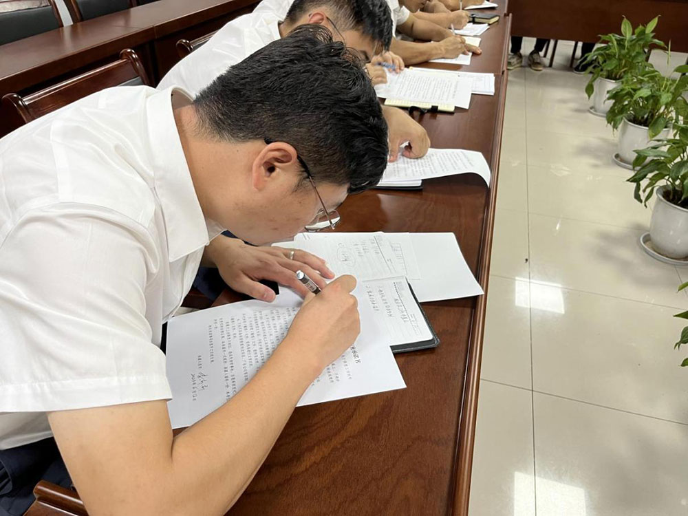 城建投公司召開全體員工大會(huì)暨安全生產(chǎn)、保密工作會(huì)議?