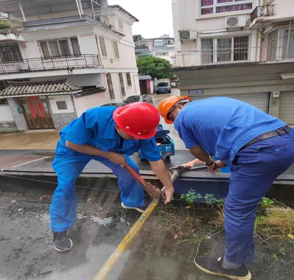 “三落兩?！惫泊偃?xì)夤艿栏脑熘脫Q工作安全平穩(wěn)有序