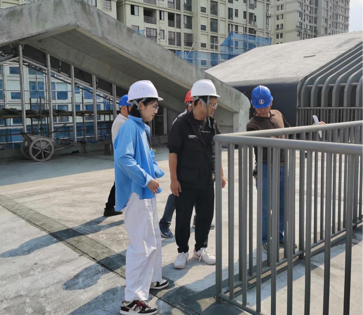 黃山市屯溪區(qū)學(xué)前教育能力提升工程-百鳥亭幼兒園建設(shè)項(xiàng)目組織節(jié)前安全生產(chǎn)檢